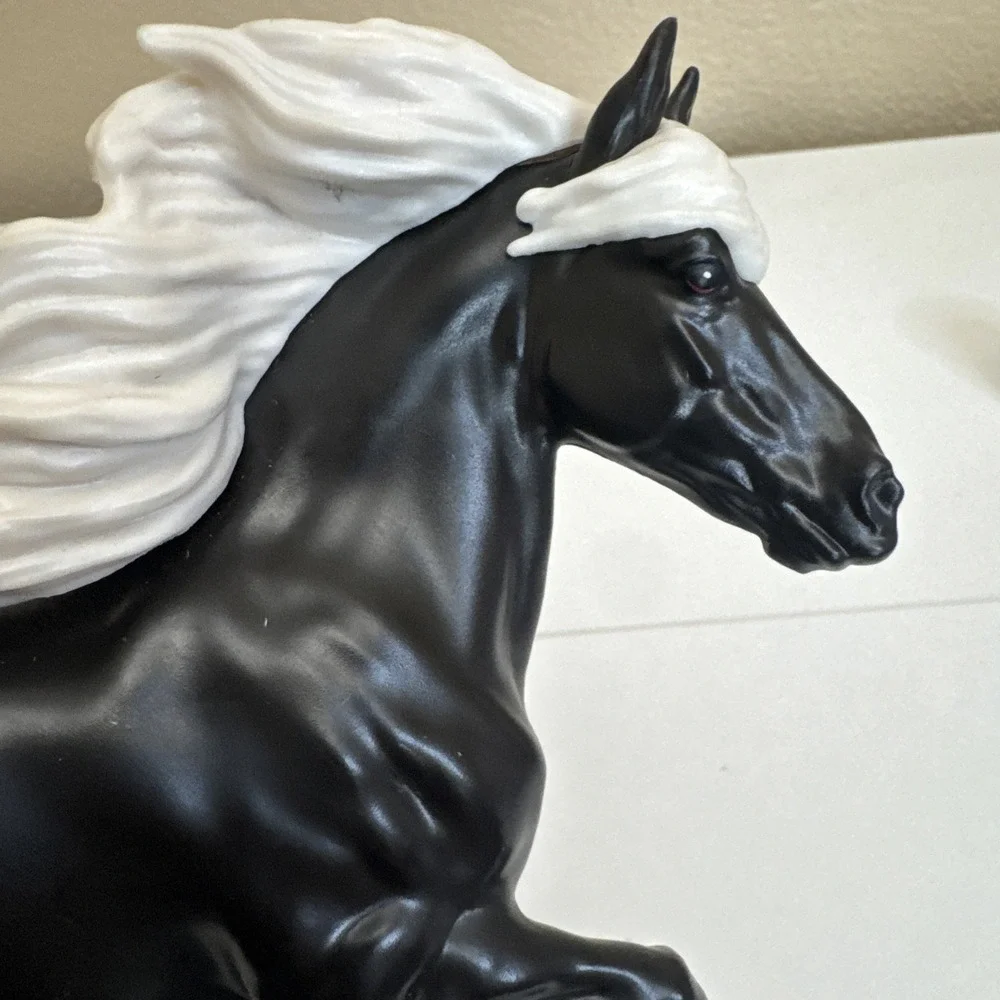 Breyer® Paddock Pals toy horse figure (8 x 7 Inch) - 